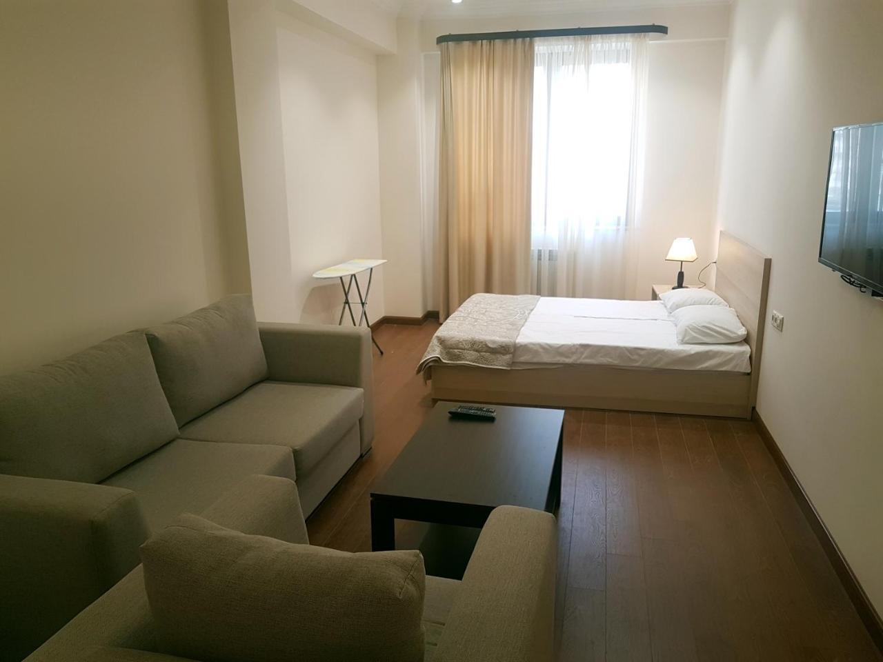M&N Apartments เยเรวาน ภายนอก รูปภาพ